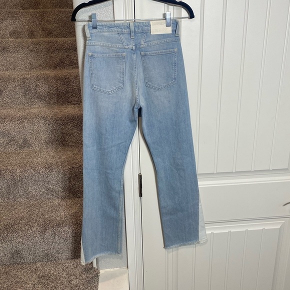 CLOSED "BAYLIN RIPPED RAW HEM STRAIGHT LEG" Jeans In "LIGHT BLUE" - Picture 6 of 16